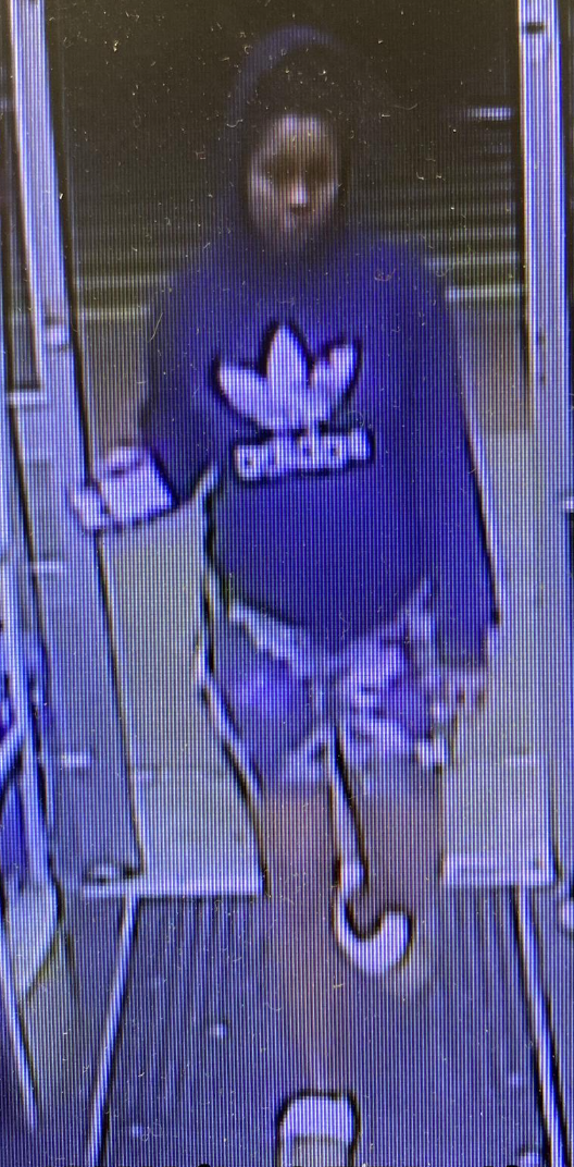 APD Detectives Search for a Suspect in Connection to a Robbery/Credit Card Abuse