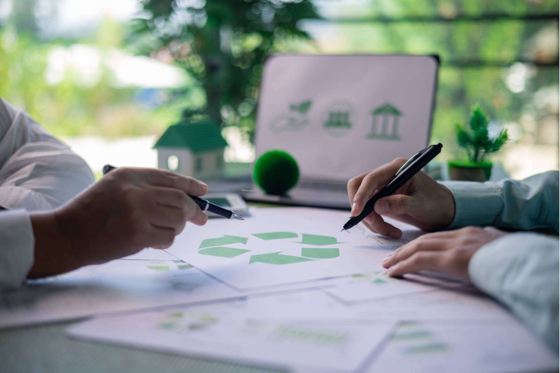 From paper to planet; Knowee, the digital business card that speaks green (and means it)