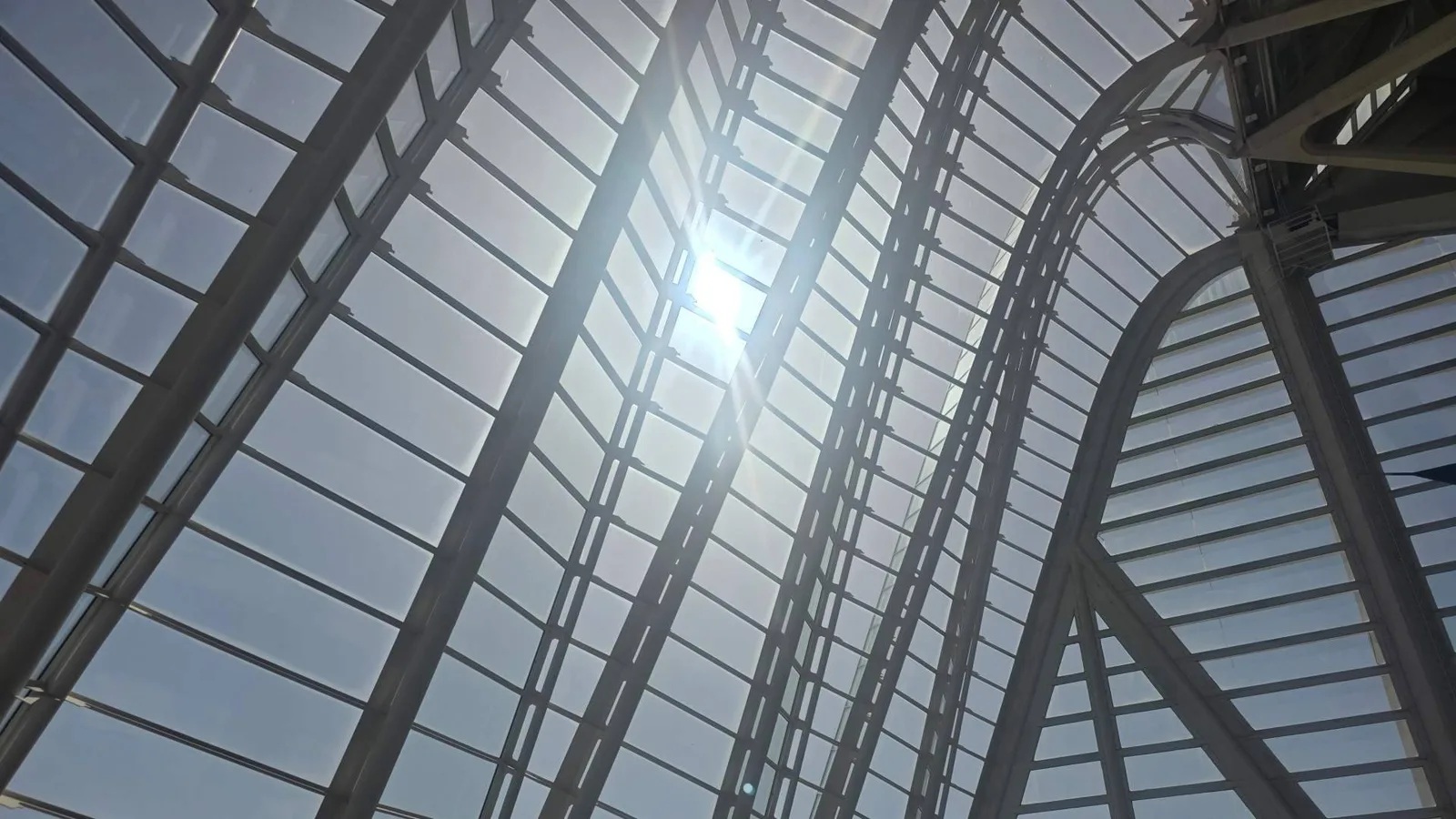 Geothermal cooling for midwest data centers; Zero water consumption with DCL dynamic closed loop technology